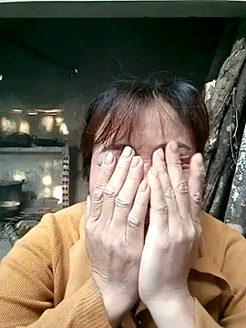 Maymay0033 online show from November 25, 2025, 11:59 pm