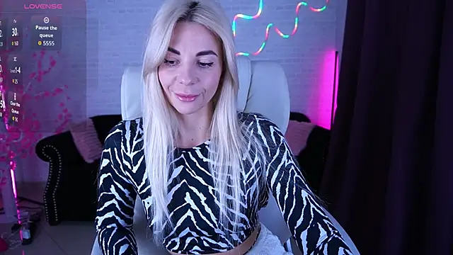 BellaRayyy online show from February 9, 2026, 9:24 pm