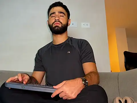 zack sullivan22 online show from February 25, 2026, 4:45 am