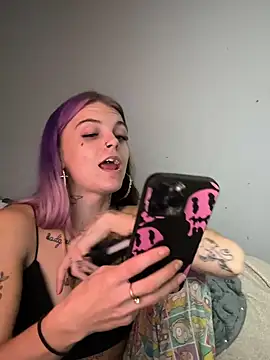 ittybittymeryssa online show from November 18, 2025, 6:17 am