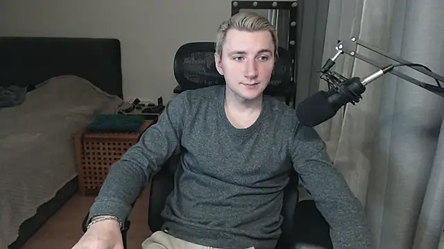 Elvin Vaenight online show from December 4, 2025, 11:48 pm