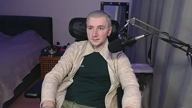 Elvin Vaenight online show from November 12, 2025, 9:18 pm