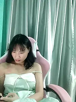 Snapshot of Ly-ny chatting on October 25, 2025, 6:19 pm Ly-ny online show from October 25, 2025, 6:19 pm