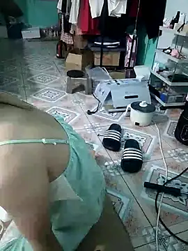 Snapshot of Ly-ny chatting on November 3, 2025, 1:04 pm Ly-ny online show from November 3, 2025, 1:04 pm