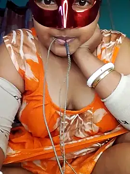 mimi87hoty online show from December 18, 2025, 9:36 am