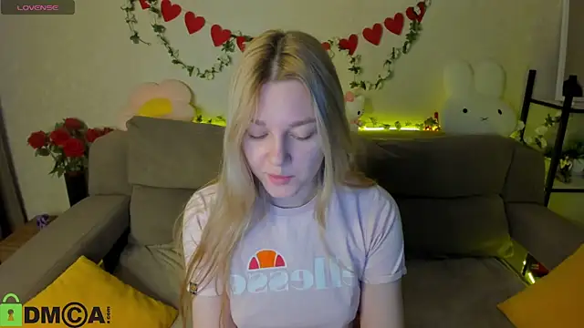 Snapshot of Sylvia_Ortiz chatting on March 11, 2026, 1:10 am Sylvia Ortiz online show from March 11, 2026, 1:10 am