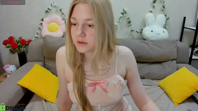 Snapshot of Sylvia_Ortiz chatting on March 18, 2026, 1:09 am Sylvia Ortiz online show from March 18, 2026, 1:09 am