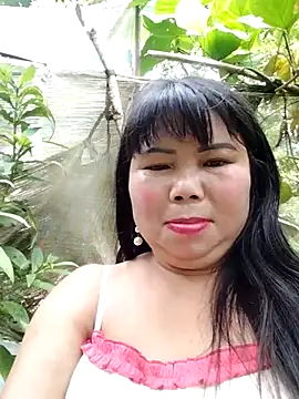 Snapshot of lusy-00 chatting on June 25, 2026, 2:20 am lusy-00 online show from June 25, 2026, 2:20 am