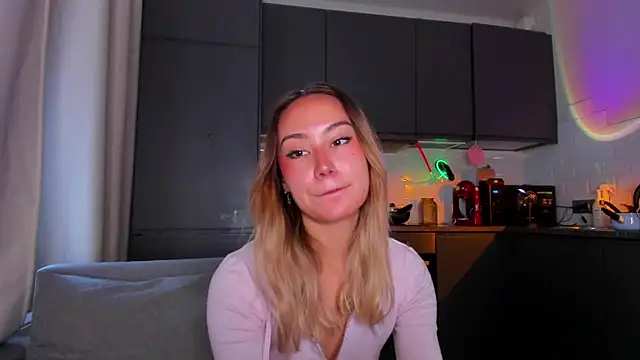 baobei03 online show from October 6, 2025, 1:12 pm