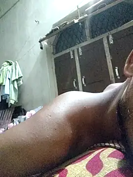 Snapshot of yours_boyyy chatting on September 18, 2025, 4:54 pm yours boyyy online show from September 18, 2025, 4:54 pm