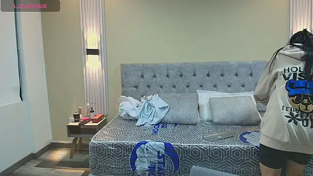 LiaMonroee  online show from October 5, 2025, 11:34 am