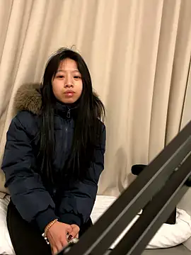 jingjing005 online show from January 18, 2026, 9:13 am