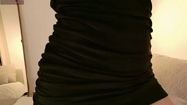 seductivelvet online show from March 5, 2026, 10:27 pm