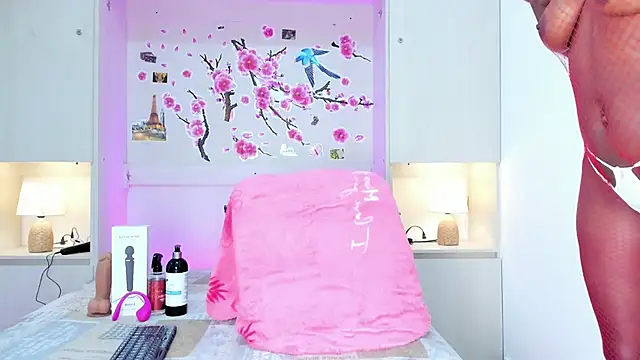 JulianaBlaze  online show from December 19, 2025, 4:05 am