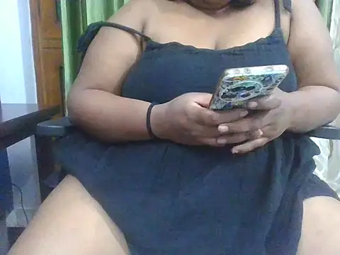 chubbykitten03 online show from August 4, 2026, 7:51 pm