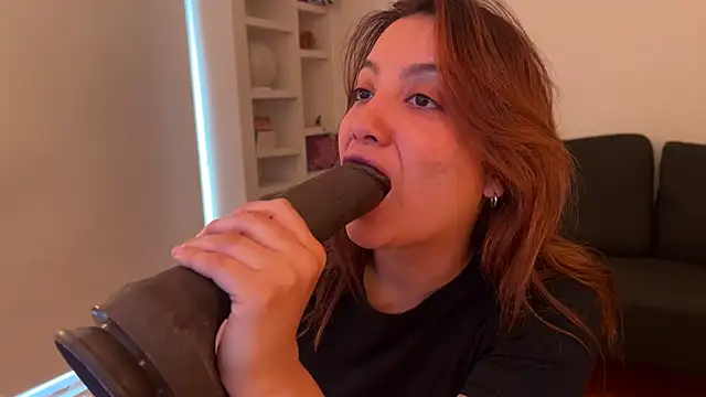 annaxxxb online show from October 9, 2025, 1:55 pm