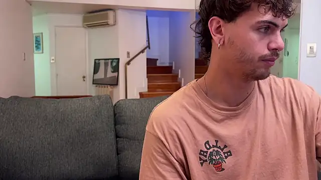 lenruy online show from February 15, 2026, 1:39 am