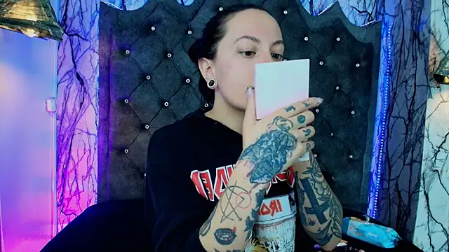 Zami Escobar of online show from September 17, 2025, 6:43 pm