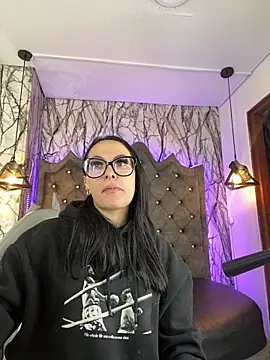 Zami Escobar of online show from December 17, 2025, 5:51 pm