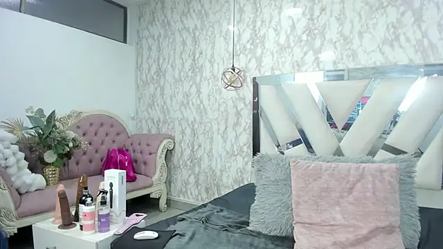 Candy Hott7 online show from March 4, 2026, 10:28 pm