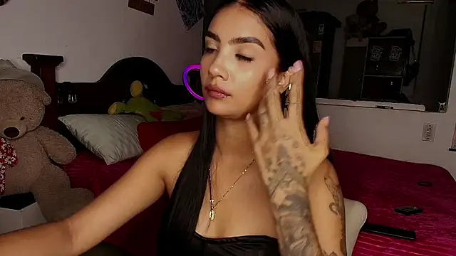 mia yireth online show from September 15, 2025, 12:33 am