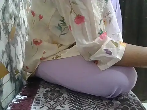 Snapshot of Roshani_hoty chatting on March 17, 2026, 9:45 am Roshani hoty online show from March 17, 2026, 9:45 am