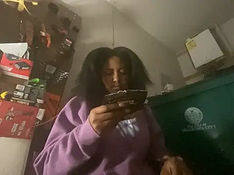 Snapshot of princesslivv chatting on October 24, 2025, 7:02 pm princesslivv online show from October 24, 2025, 7:02 pm