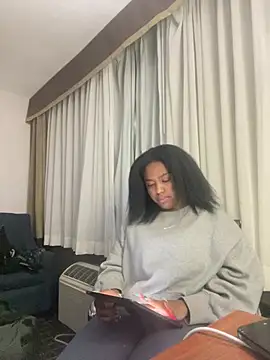 Snapshot of princesslivv chatting on February 12, 2026, 5:29 am princesslivv online show from February 12, 2026, 5:29 am