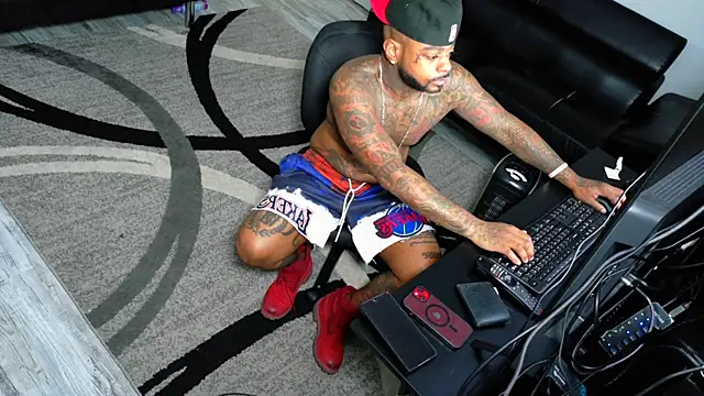 SLANGONDEMHOES online show from December 15, 2025, 9:53 pm