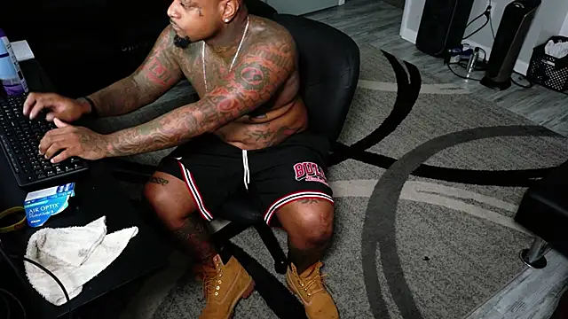 SLANGONDEMHOES online show from August 5, 2026, 1:16 pm