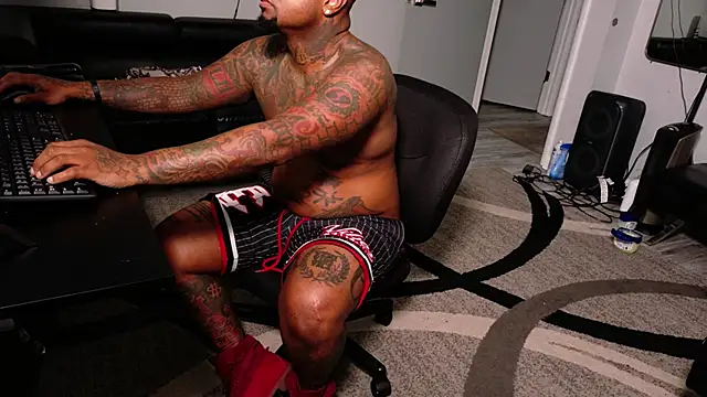 SLANGONDEMHOES online show from July 17, 2026, 1:19 pm