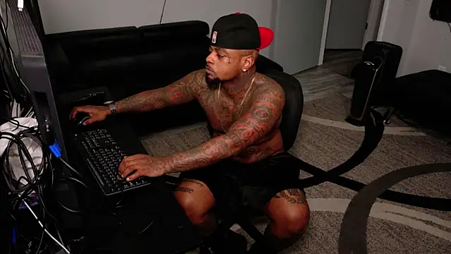 SLANGONDEMHOES online show from May 7, 2026, 5:16 pm