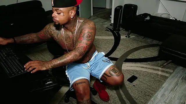SLANGONDEMHOES online show from June 19, 2026, 3:18 pm