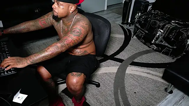 SLANGONDEMHOES online show from August 6, 2026, 1:22 am