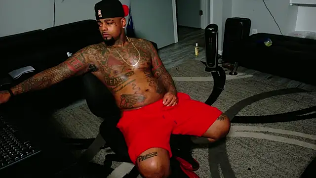 SLANGONDEMHOES online show from June 1, 2026, 7:46 pm