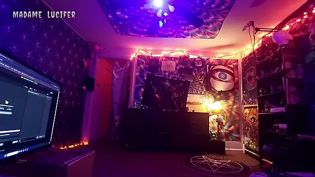 Madame Lucifer online show from May 15, 2026, 2:53 am