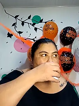 curvy diva  online show from November 1, 2025, 10:53 am