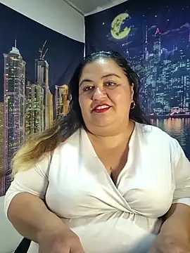 curvy diva  online show from April 25, 2026, 10:18 am