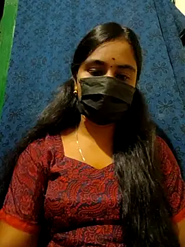 mini-queen online show from October 9, 2025, 5:46 pm