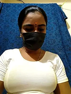 mini-queen online show from November 13, 2025, 8:46 pm