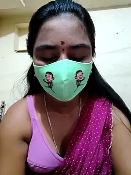 mini-queen online show from September 28, 2025, 3:24 am