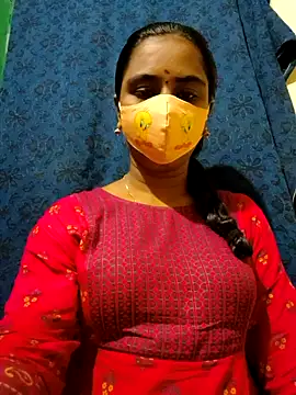 mini-queen online show from October 4, 2025, 7:37 pm