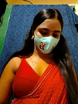 mini-queen online show from October 30, 2025, 6:05 pm