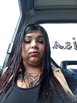 snow belle online show from October 8, 2025, 7:36 pm