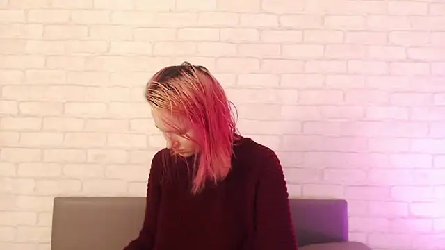 Ericha Stone online show from November 25, 2025, 8:03 am