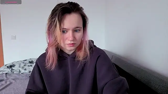 Ericha Stone online show from May 7, 2026, 2:05 am