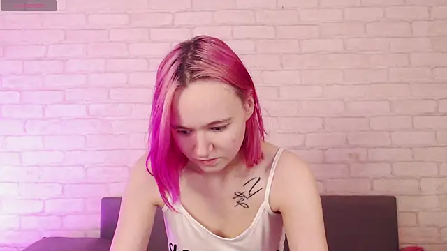 Ericha Stone online show from October 11, 2025, 1:28 am