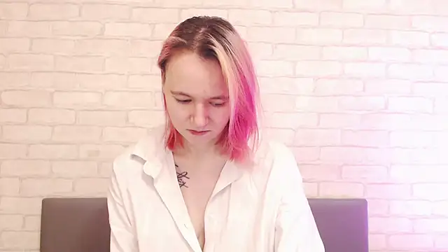 Ericha Stone online show from December 14, 2025, 1:56 am