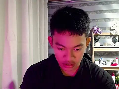 Make your ladyxx online show from March 17, 2026, 12:52 pm