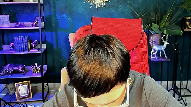 Snapshot of LauraDavidsons chatting on December 21, 2025, 7:04 pm LauraDavidsons online show from December 21, 2025, 7:04 pm